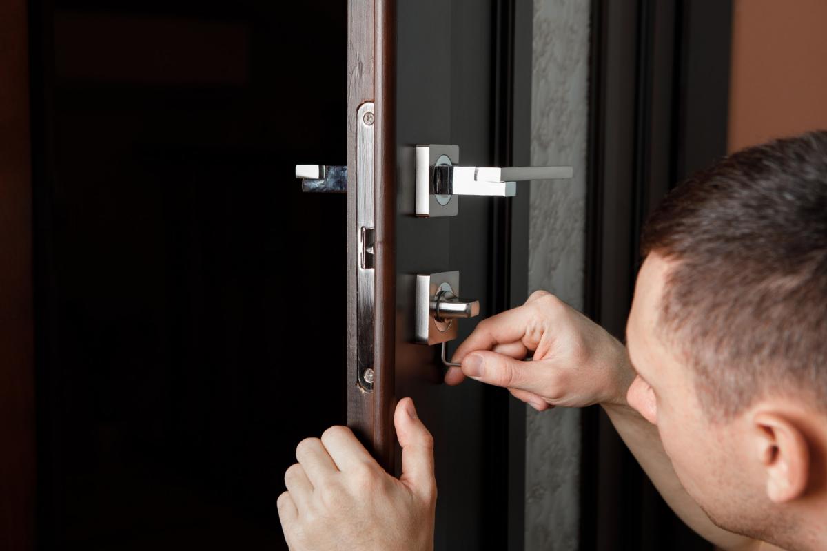 Four Reasons to Hire a Certified Locksmith